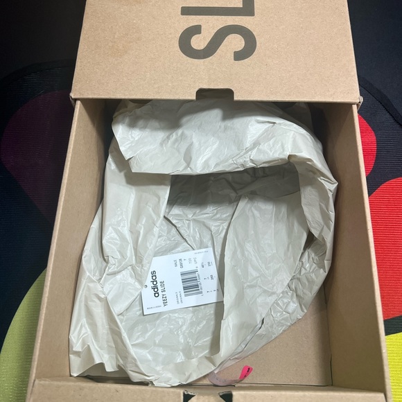 Yeezy slide green glow - Picture 6 of 7